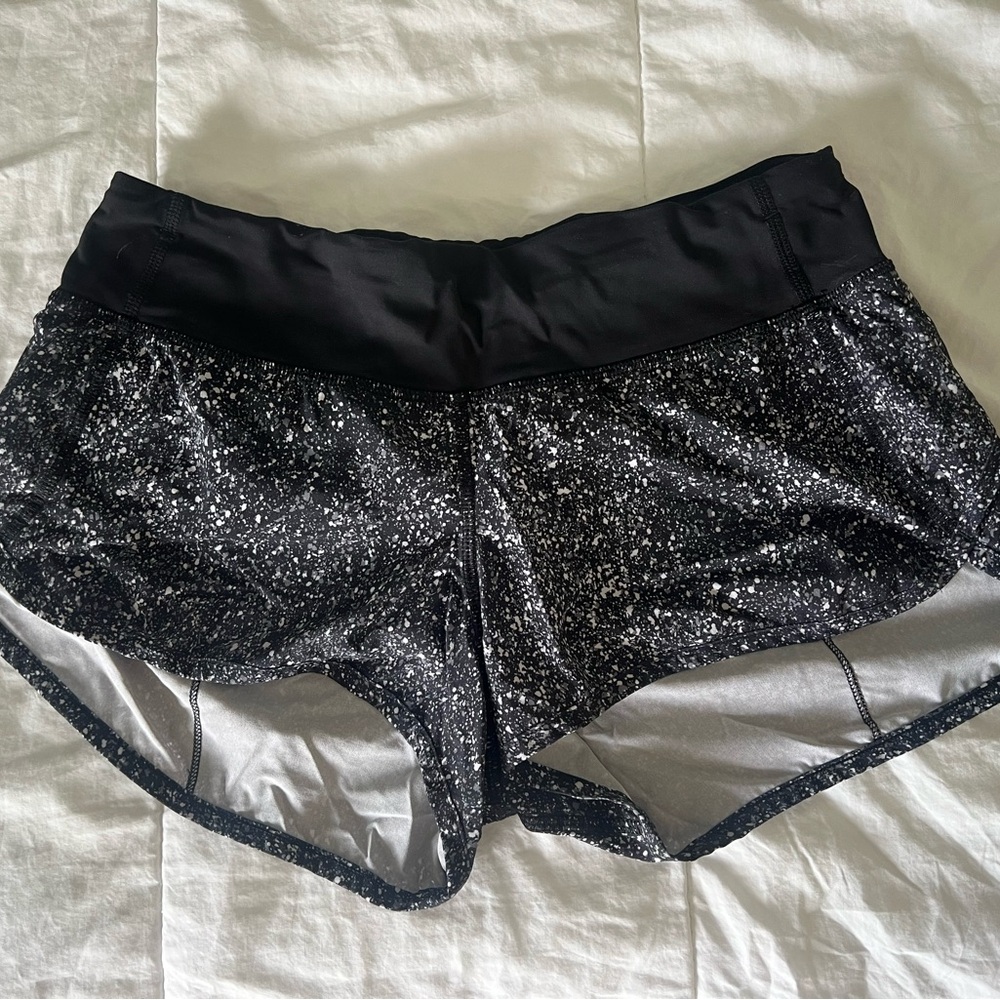 Lululemon Speed Up Short low rise 2.5 inch inseam size 4